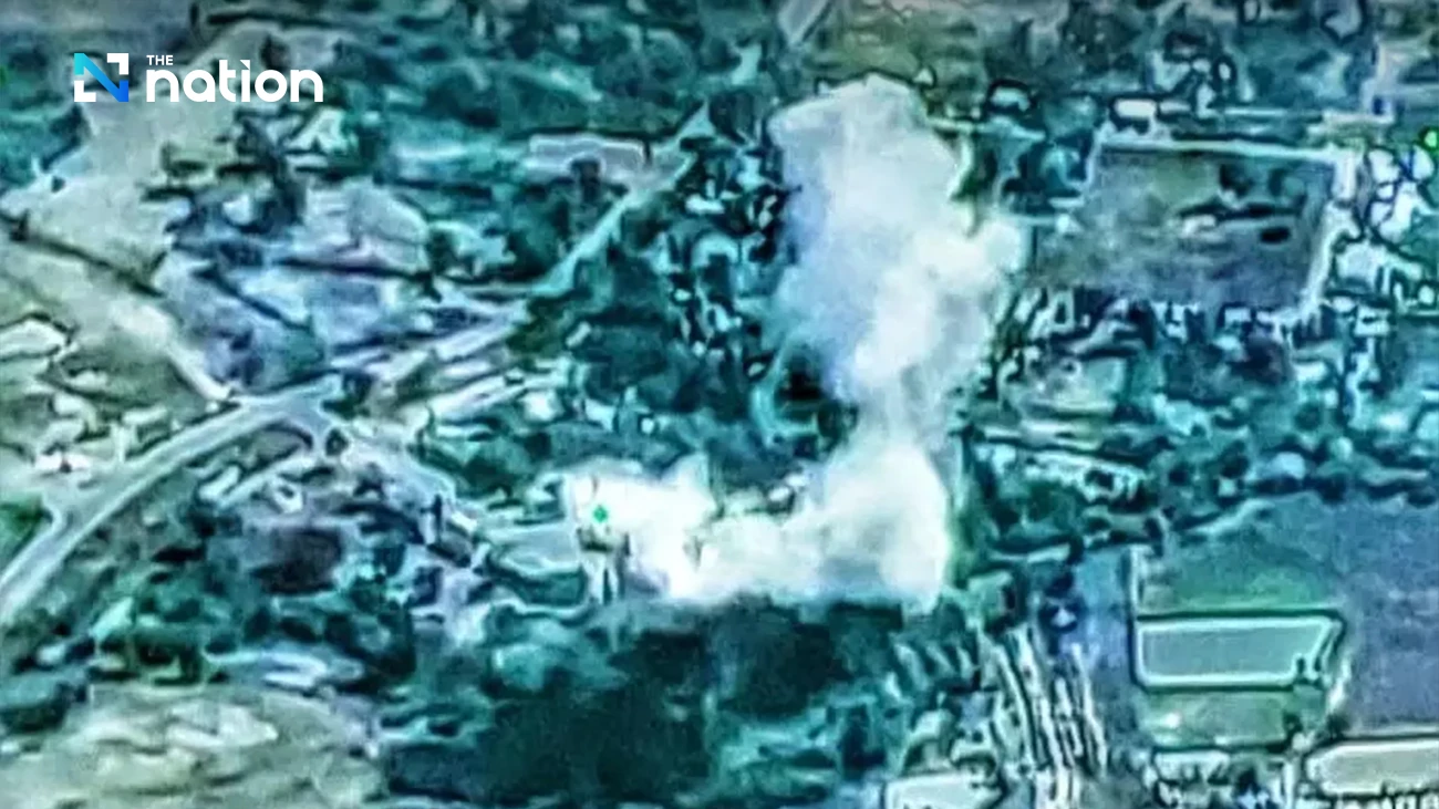 Pesawat Tempur F-16 Thailand Hancurkan Depot Roket BM-21 Kamboja